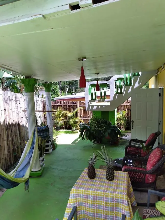 Caldo Tours Hotel Ewarton Guest house