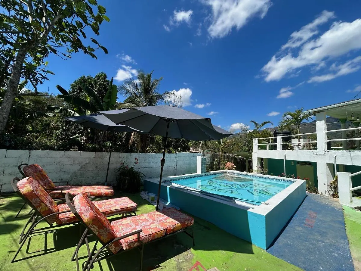 Caldo Tours Hotel Ewarton Guest house